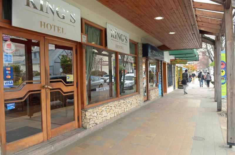 King'S Hotel Bariloche Bagian luar foto